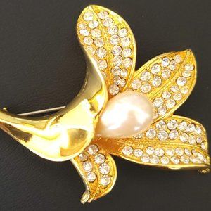 Vintage Faux Pearl and Rhinestone Flower Brooch Pin